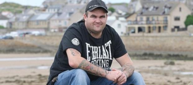 Michael Carroll și-a bătut joc de 10 milioane de lire Michael Carroll și-a bătut joc de 10 milioane de lire