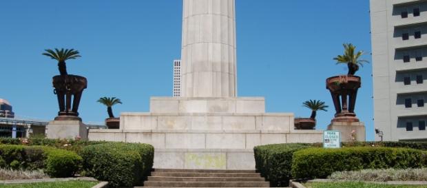 The New Orleans Council voted to remove the monument. The New Orleans Council voted to remove the monument.