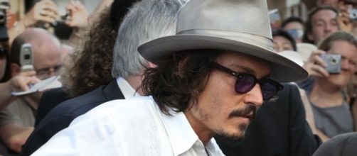 Amber Heard e Johnny Depp si scusano con l'Australia: il video