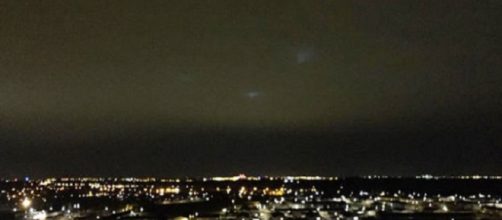 UFO: avvistate ieri sera strane luci che volano sopra Liverpool, secondo gli ufologi potrebbe essere la prova di vita aliena