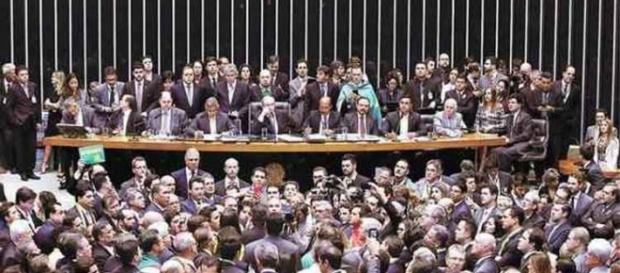 Câmara dos Deputados durante votação no último domingo Câmara dos Deputados durante votação no último domingo