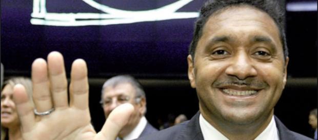 Deputado Tiririca vota a favor do afastamento de Dilma. Deputado Tiririca vota a favor do afastamento de Dilma.