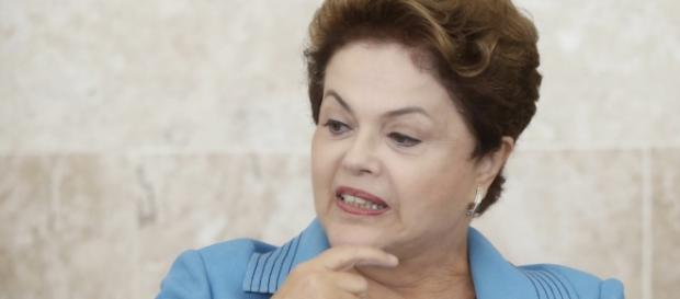 Dilma em apuros - Foto: Reprodução Folha Política Dilma em apuros - Foto: Reprodução Folha Política