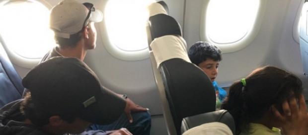I profughi in volo con Papa Francesco verso il Vaticano I profughi in volo con Papa Francesco verso il Vaticano