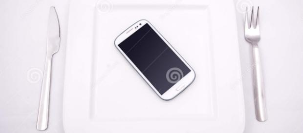Nuestros Smartphone ya son uno mas en la mesa Nuestros Smartphone ya son uno mas en la mesa