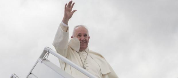 Papa Francesco in viaggio a Lebos Papa Francesco in viaggio a Lebos