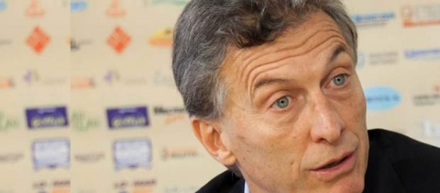 Surgieron más firmas de Macri en paraísos fiscales mientras Cristina involucró a su gabinete con compra de dólares a futuro contra el Estado Surgieron más firmas de Macri en paraísos fiscales mientras Cristina involucró a su gabinete con compra de dólares a futuro contra el Estado