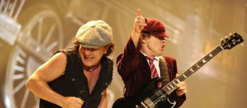 Brian Johnson e Angus Young degli AC/DC