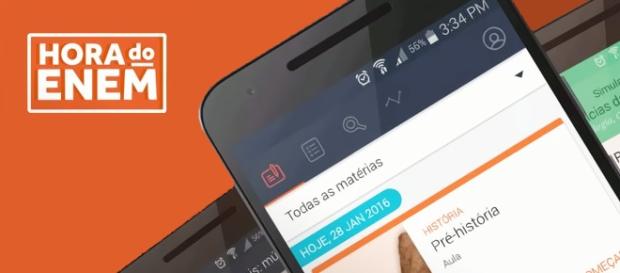 A plataforma oferece aulas e simulados. A plataforma oferece aulas e simulados.