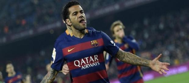 Dani Alves se marcha a final de temporada y ya hay sustituto Dani Alves se marcha a final de temporada y ya hay sustituto