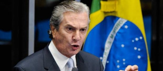Fernando Collor de Mello em discurso no Senado Fernando Collor de Mello em discurso no Senado