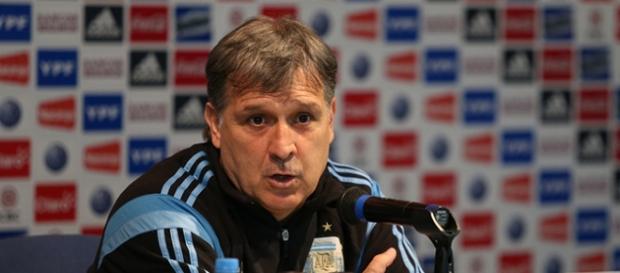 Gerardo Martino entregó la lista de 57 jugadores para la preselección de cara a los JJOO de Río Gerardo Martino entregó la lista de 57 jugadores para la preselección de cara a los JJOO de Río