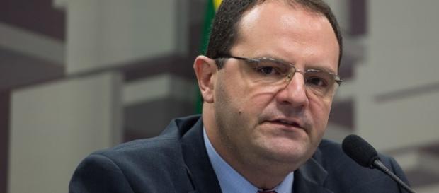 Nelson Barbosa defende nova meta fiscal Nelson Barbosa defende nova meta fiscal