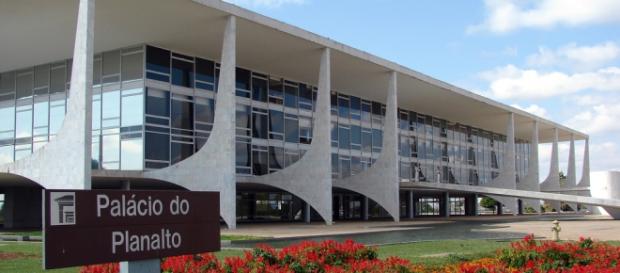 O propósito da oposição é evidente. Nada além disso. O propósito da oposição é evidente. Nada além disso.