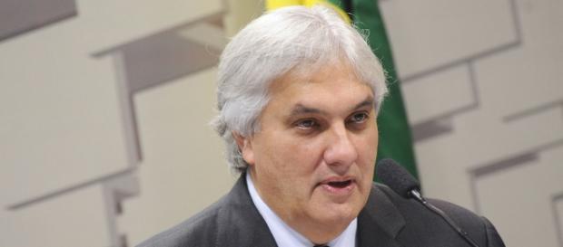 O senador Delcídio do Amaral teria, segundo seu ex-chefe de gabinete, atuado na nomeação de ministro para STJ com objetivo de soltar réus da Lava Jato O senador Delcídio do Amaral teria, segundo seu ex-chefe de gabinete, atuado na nomeação de ministro para STJ com objetivo de soltar réus da Lava Jato