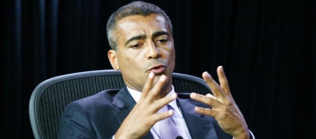 Senador Romário já declarou qual será seu voto Senador Romário já declarou qual será seu voto