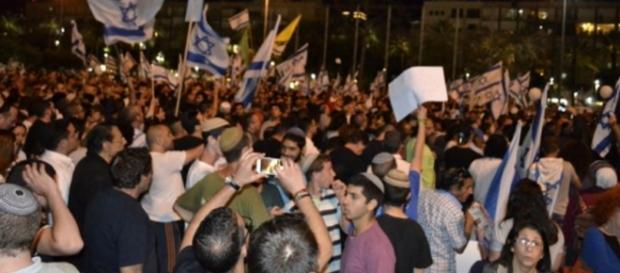 Tel Aviv rally supporting the Hebron shooter, Elor Azari. Credit to Middle East Eye: https://twitter.com/MiddleEastEye/status/722820959443501057 Tel Aviv rally supporting the Hebron shooter, Elor Azari. Credit to Middle East Eye: https://twitter.com/MiddleEastEye/status/722820959443501057