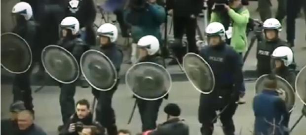 Policia belgaa anti disturbios NTN24 Policia belgaa anti disturbios NTN24