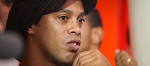 Ronaldinho ainda quer voltar ao futebol. Sua última tentativa foi o Corinthians (Divulgação/Atlético-MG) Ronaldinho ainda quer voltar ao futebol. Sua última tentativa foi o Corinthians (Divulgação/Atlético-MG)