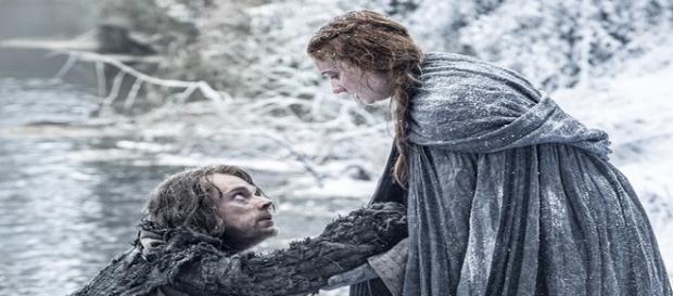 Sansa y Theon escapan juntos de Invernalia Sansa y Theon escapan juntos de Invernalia