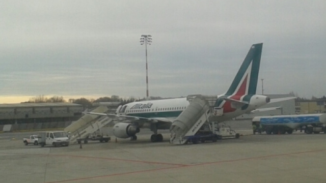 Compagnia aerea Alitalia cerca personale di terra.