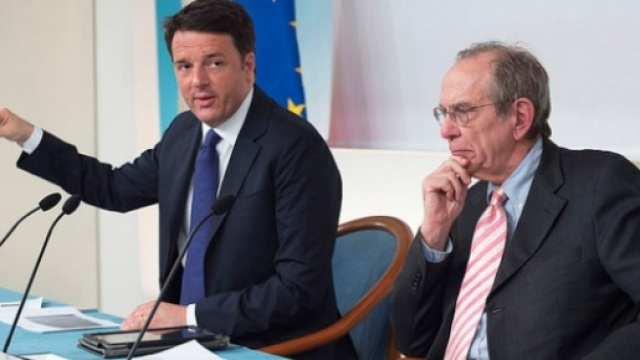 Padoan 'illustra' la riforma pensioni del Governo Renzi
