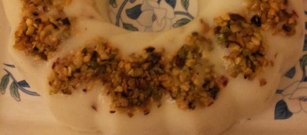 Il biancomangiare con granella di piastacchio Il biancomangiare con granella di piastacchio