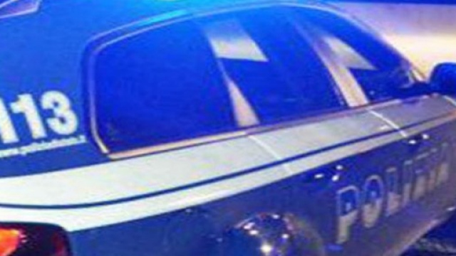 Polizia impegnata in un servizio notturno