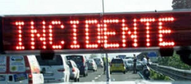 Calabria, incidente sulla ss 106, a Crotone Calabria, incidente sulla ss 106, a Crotone