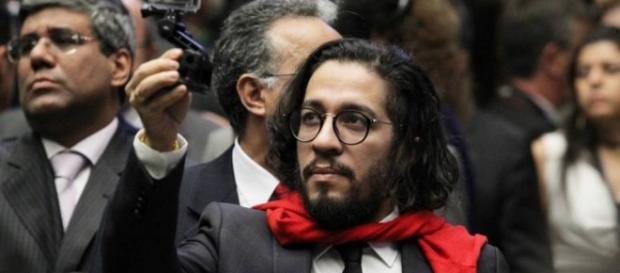 Deputado Jean Wyllys no plenário da Câmara Deputado Jean Wyllys no plenário da Câmara