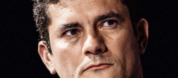 Juiz Sérgio Moro é destaque na imprensa mundial, como um dos líderes mais influentes do mundo. Juiz Sérgio Moro é destaque na imprensa mundial, como um dos líderes mais influentes do mundo.
