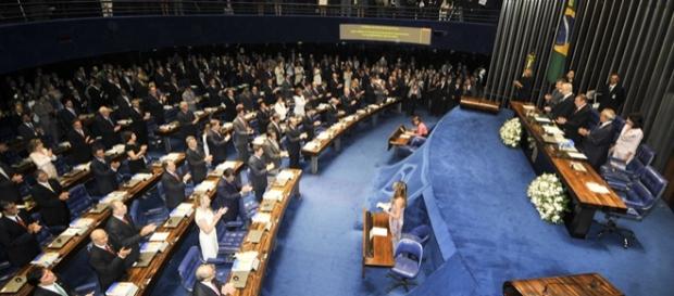 O processo no Senado começa ainda este mês. O processo no Senado começa ainda este mês.