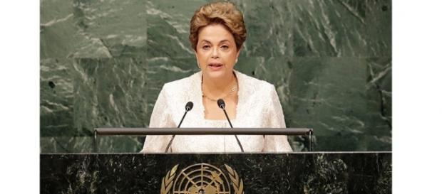 Dilma discursa na Assembleia Geral da ONU e não faz menção ao 'golpe' Dilma discursa na Assembleia Geral da ONU e não faz menção ao 'golpe'