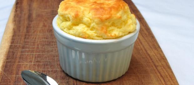 Suflê de queijo fôfo e saboroso Suflê de queijo fôfo e saboroso