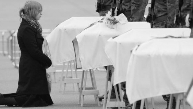 La catastrofe di Smolensk - l'arrivo delle salme in Polonia di 6 anni fa.