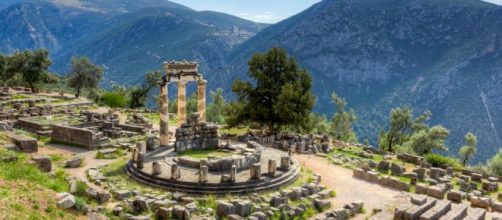 Ruínas atuais do Oráculo de Delfos na Grécia