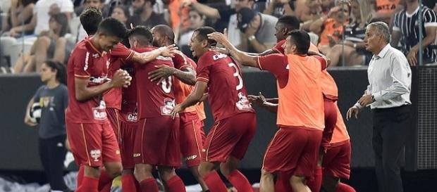 Jogadores do Audax comemorando a classificação em cima do Corinthians. Jogadores do Audax comemorando a classificação em cima do Corinthians.