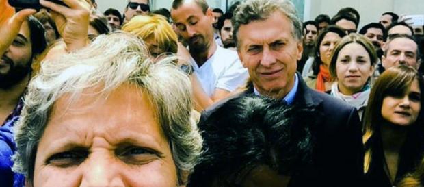 Riera es quien ejecuta la política oficial en redes sociales Riera es quien ejecuta la política oficial en redes sociales