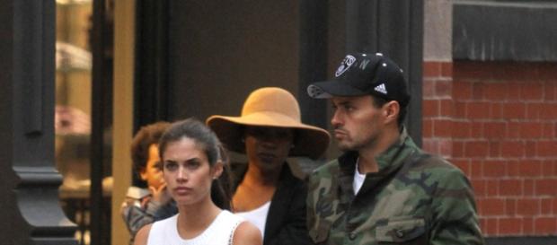 Sara Sampaio e namorado Oliver Ripley Sara Sampaio e namorado Oliver Ripley