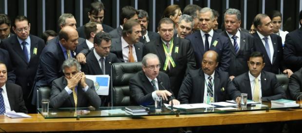 Fernando Baiano afirma ter entregue 4 milhões a Cunha Fernando Baiano afirma ter entregue 4 milhões a Cunha