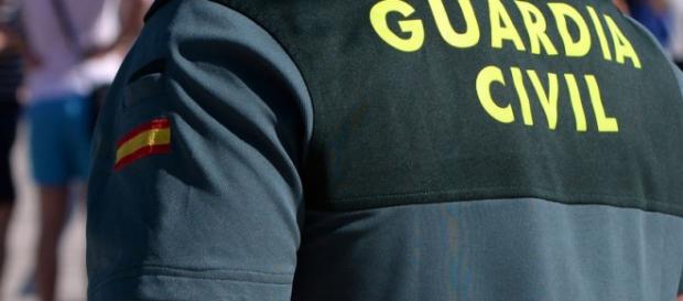 Guardia Civil dispara a un hombre en la A-3. Guardia Civil dispara a un hombre en la A-3.
