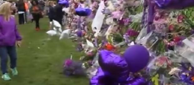 Prince cremated in a private event (Twitter) Prince cremated in a private event (Twitter)