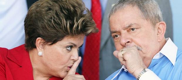 Dilma Rousseff está passando pelo processo de impeachment no Senado Federal. Dilma Rousseff está passando pelo processo de impeachment no Senado Federal.