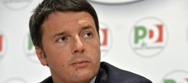 Matteo Renzi, in visita a Napoli ignora l'attentato ai Carabinieri Matteo Renzi, in visita a Napoli ignora l'attentato ai Carabinieri