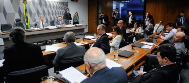 Comissão do senado que julgará impeachment de Dilma Comissão do senado que julgará impeachment de Dilma