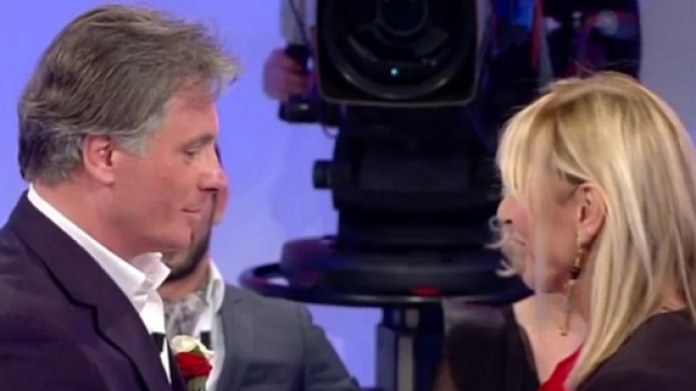 Uomini e Donne: Giorgio Manetti spiazza tutti con un bacio inaspettato