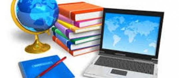 Estude nas melhores universidades sem sair de casa Estude nas melhores universidades sem sair de casa