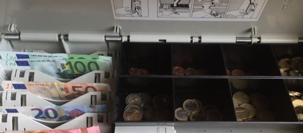 Il denaro di Gloria speso in cocaina, festini e casinò Il denaro di Gloria speso in cocaina, festini e casinò