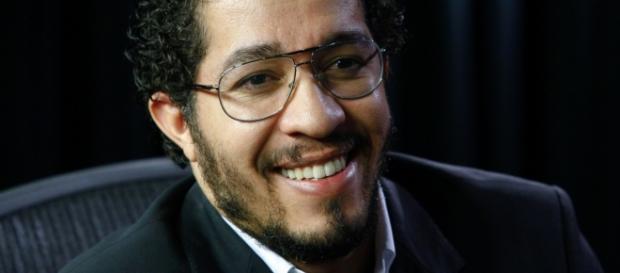 Jean Wyllys se recusa a debater com Bolsonaro, que age como um bully. Jean Wyllys se recusa a debater com Bolsonaro, que age como um bully.