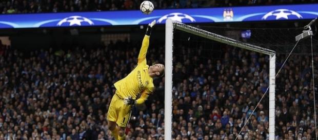O goleiro Hart fez duas boas defesas e salvou o City O goleiro Hart fez duas boas defesas e salvou o City